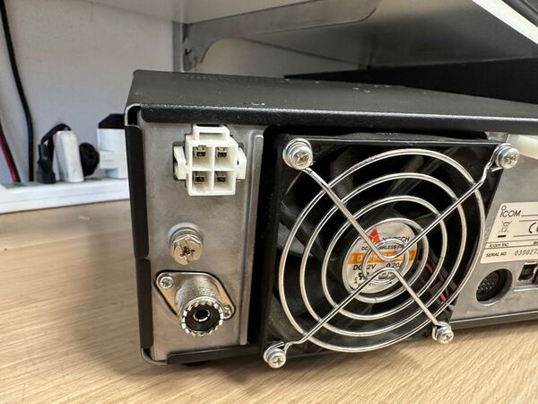 ICOM IC 7300 HF E 50 MHZ ALL MODE OTTIMO CON IMBALLO