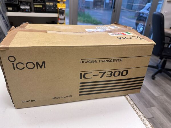 ICOM IC 7300 HF E 50 MHZ ALL MODE OTTIMO CON IMBALLO
