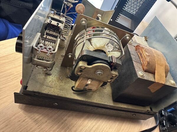 KRIS POWER PUMP LINEARE C  27 -28 MHZ VALVOLARE ALIMENTZIONE A 220 V