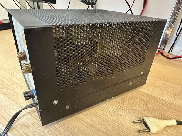 KRIS POWER PUMP LINEARE C  27 -28 MHZ VALVOLARE ALIMENTZIONE A 220 V