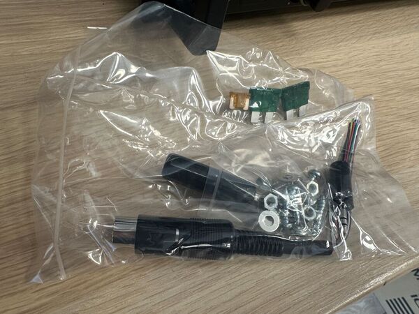 ICOM IC 7300 HF E 50 MHZ ALL MODE COME NUOVO LUGLIO 2025 GARANZIA RESIDUA OLTRE 4 ANNI ADVATEC ITALIA CON IMBALLO