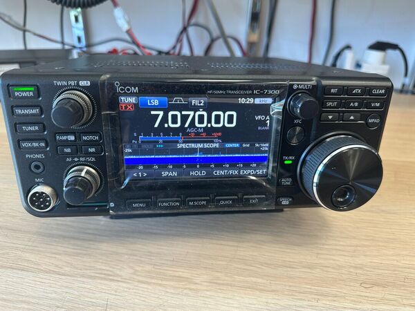 ICOM IC 7300 HF E 50 MHZ ALL MODE COME NUOVO LUGLIO 2025 GARANZIA RESIDUA OLTRE 4 ANNI ADVATEC ITALIA CON IMBALLO