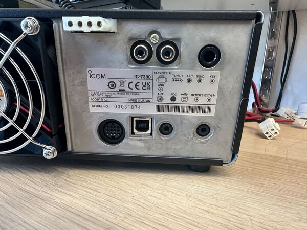 ICOM IC 7300 HF E 50 MHZ ALL MODE COME NUOVO LUGLIO 2025 GARANZIA RESIDUA OLTRE 4 ANNI ADVATEC ITALIA CON IMBALLO