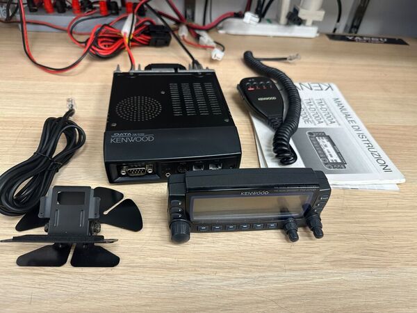 KENWOOD TM D 700 BIBANDA VEICOLARE OTTIMO