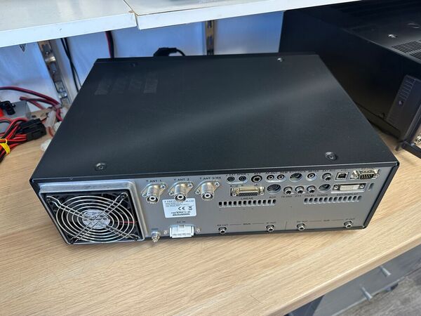 YAESU FT DX 101 MP HF E 50 MHZ ALL MODE CON FPS-101 ALIMENTATORE SPAKER 200 WATT OTTIMO CON IMBALLO E GARANZIA CSY AND SON