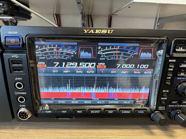 YAESU FT DX 101 MP HF E 50 MHZ ALL MODE CON FPS-101 ALIMENTATORE SPAKER 200 WATT OTTIMO CON IMBALLO E GARANZIA CSY AND SON