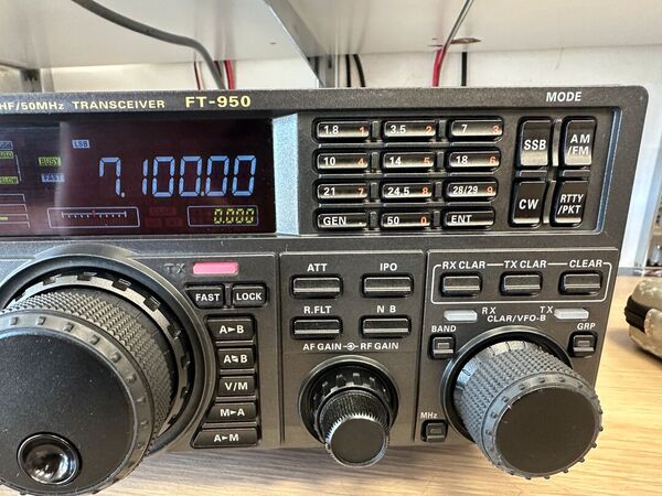 YAESU FT 950 HF E 50 MHZ ALL MODE OTTIMO CON IMBALLO