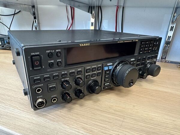 YAESU FT 950 HF E 50 MHZ ALL MODE OTTIMO CON IMBALLO