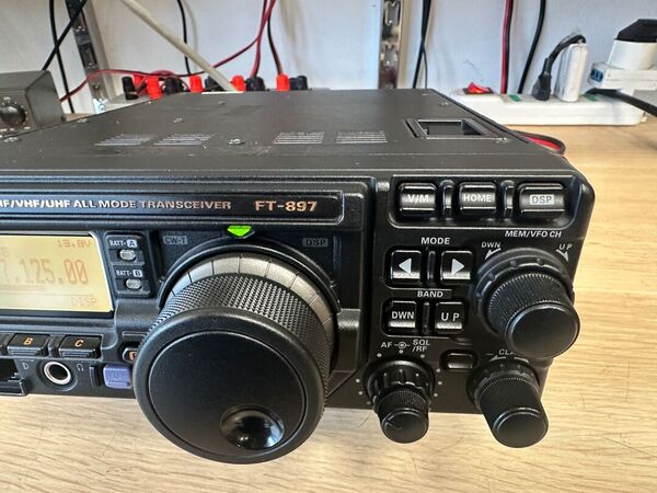 YAESU FT 897 D QUADRIBANDA ALL MODE OTTIMO CON IMBALLO