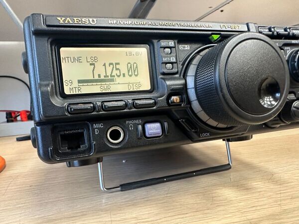 YAESU FT 897 D QUADRIBANDA ALL MODE OTTIMO CON IMBALLO