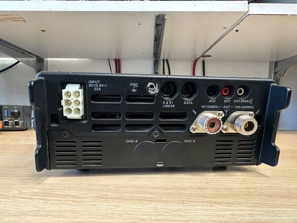 YAESU FT 897 D QUADRIBANDA ALL MODE OTTIMO CON IMBALLO