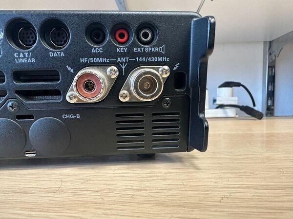 YAESU FT 897 D QUADRIBANDA ALL MODE OTTIMO CON IMBALLO