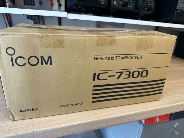 ICOM IC 7300 HF E 50 MHZ ALL MODE OTTIMO CON IMBALLO