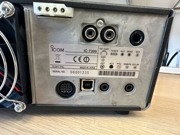 ICOM IC 7300 HF E 50 MHZ ALL MODE OTTIMO CON IMBALLO
