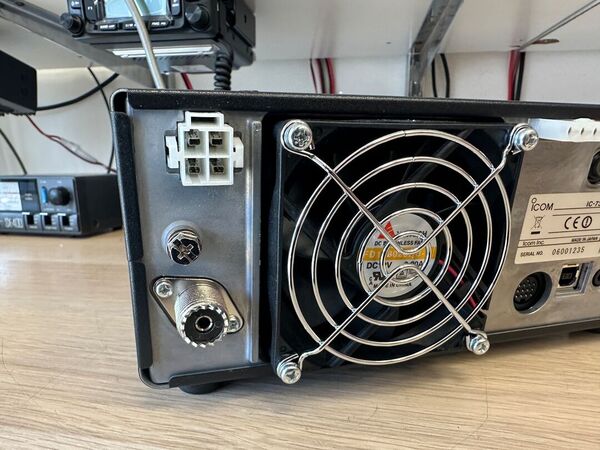 ICOM IC 7300 HF E 50 MHZ ALL MODE OTTIMO CON IMBALLO