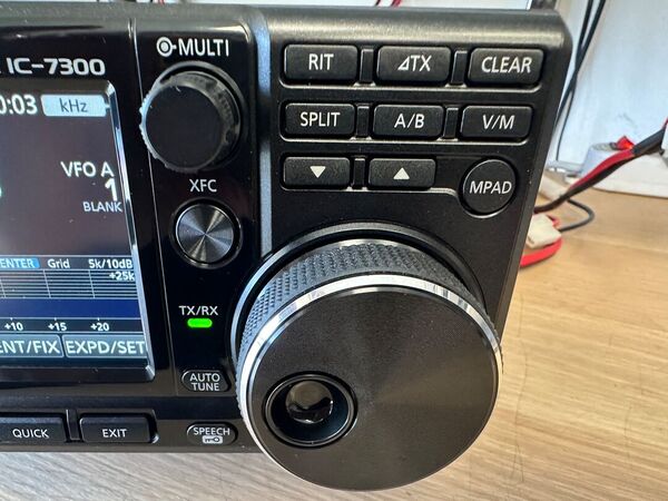 ICOM IC 7300 HF E 50 MHZ ALL MODE OTTIMO CON IMBALLO