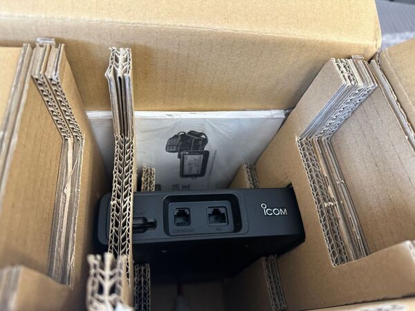 ICOM ID 5100E BIBANDA VEICOLARE ANALOGICO DIGITALE D STAR COME NUOVO CON UT 133 BLUETOOTH E STAFFA MBF 4 E IMBALLO