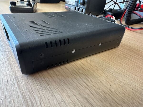 ICOM ID 5100E BIBANDA VEICOLARE ANALOGICO DIGITALE D STAR COME NUOVO CON UT 133 BLUETOOTH E STAFFA MBF 4 E IMBALLO