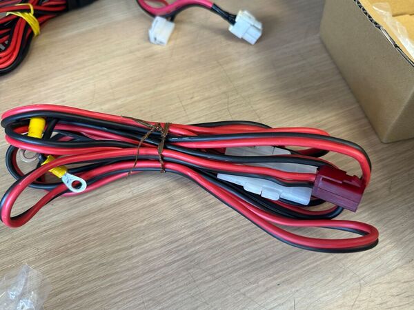 ICOM ID 5100E BIBANDA VEICOLARE ANALOGICO DIGITALE D STAR COME NUOVO CON UT 133 BLUETOOTH E STAFFA MBF 4 E IMBALLO