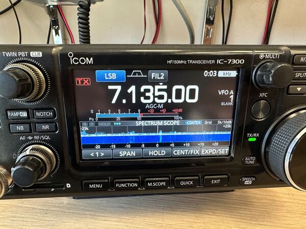 ICOM IC 7300 HF E 50 MHZ ALL MODE OTTIMO