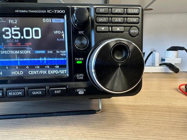 ICOM IC 7300 HF E 50 MHZ ALL MODE OTTIMO