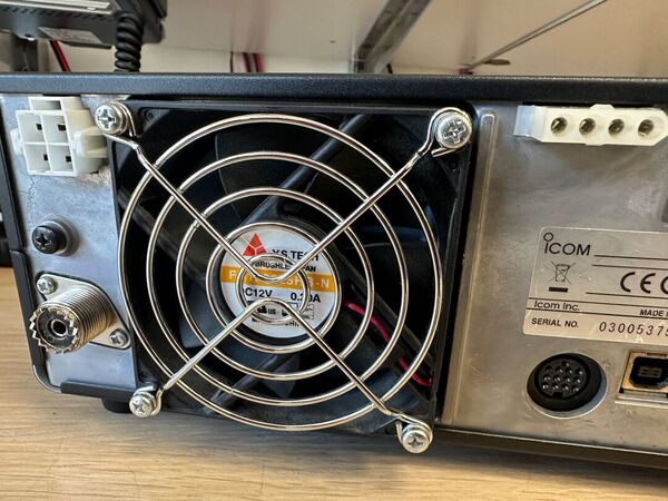 ICOM IC 7300 HF E 50 MHZ ALL MODE OTTIMO