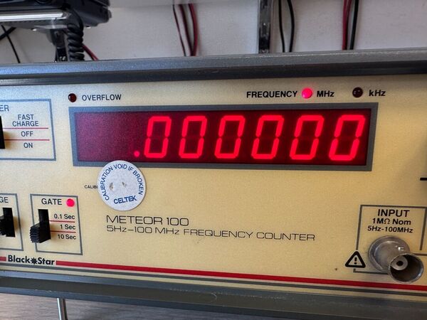 BLACK & STAR METEOR 100 FREQUENZIMETRO DA 5HZ A 100 MHZ OTTIMO ALIMENTAZIONE A 220 V