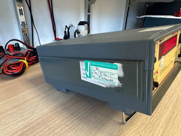 BLACK & STAR METEOR 100 FREQUENZIMETRO DA 5HZ A 100 MHZ OTTIMO ALIMENTAZIONE A 220 V