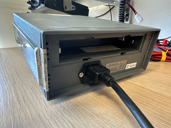 BLACK & STAR METEOR 100 FREQUENZIMETRO DA 5HZ A 100 MHZ OTTIMO ALIMENTAZIONE A 220 V