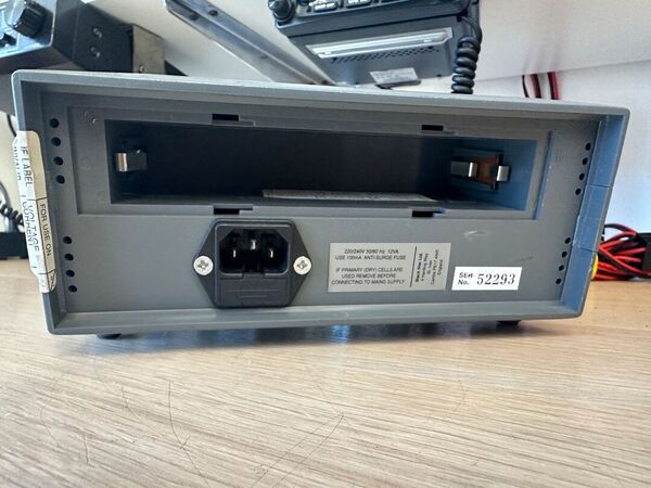 BLACK & STAR METEOR 100 FREQUENZIMETRO DA 5HZ A 100 MHZ OTTIMO ALIMENTAZIONE A 220 V