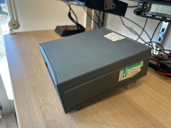 BLACK & STAR METEOR 100 FREQUENZIMETRO DA 5HZ A 100 MHZ OTTIMO ALIMENTAZIONE A 220 V