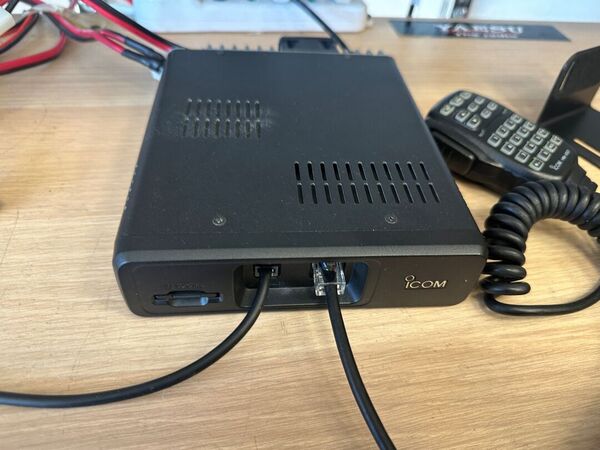 ICOM ID 5100 BIBANDA ANALOGICO DIGITALE D STAR OTTIMO CON SCHEDA BLUETOOTH  E IMBALLO