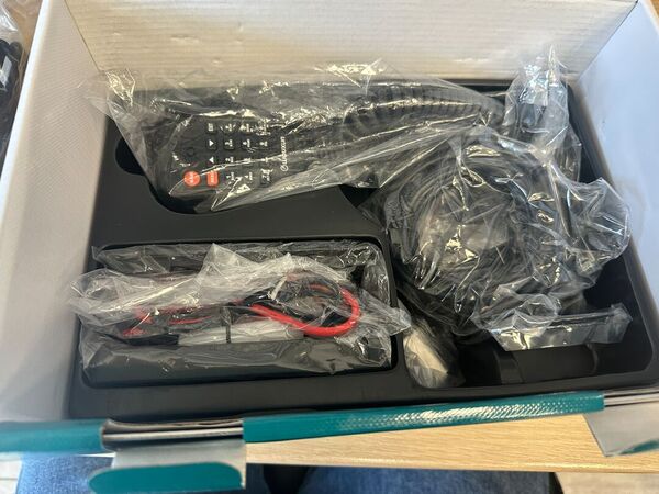 WOUXUN KG-UV980P QUADRIBANDA 26-29.995 MHz / 50-53.995MHz / 136-173.995MHz 400-470.995MHz  COME NUOVO DA DEMO CON IMBALLO