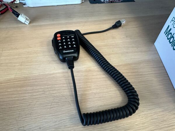 WOUXUN KG-UV980P QUADRIBANDA 26-29.995 MHz / 50-53.995MHz / 136-173.995MHz 400-470.995MHz  COME NUOVO DA DEMO CON IMBALLO