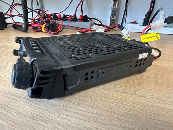 WOUXUN KG-UV980P QUADRIBANDA 26-29.995 MHz / 50-53.995MHz / 136-173.995MHz 400-470.995MHz  COME NUOVO DA DEMO CON IMBALLO