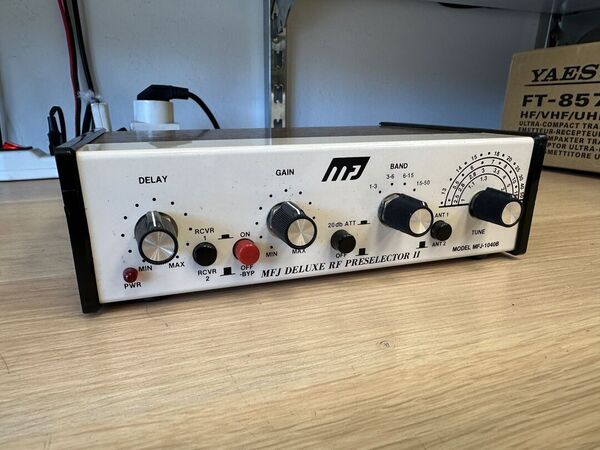MFJ 1040 B DELUXE RF PRESELECTOR II  OTTIMO