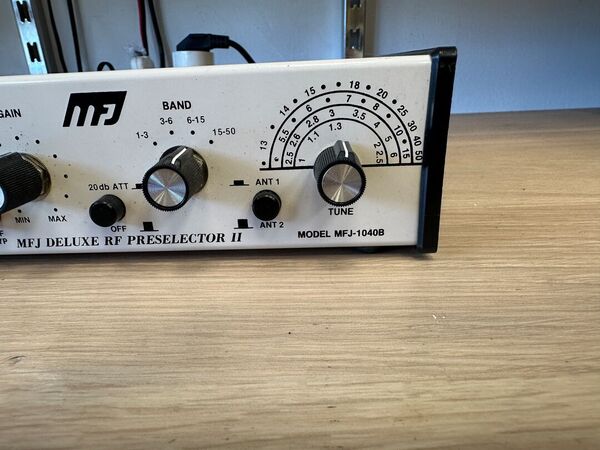 MFJ 1040 B DELUXE RF PRESELECTOR II  OTTIMO