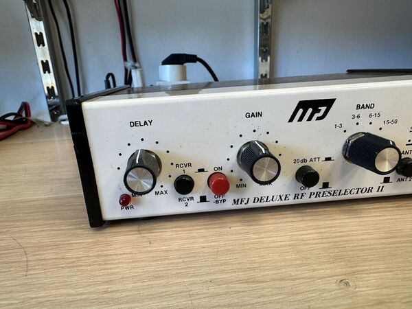 MFJ 1040 B DELUXE RF PRESELECTOR II  OTTIMO