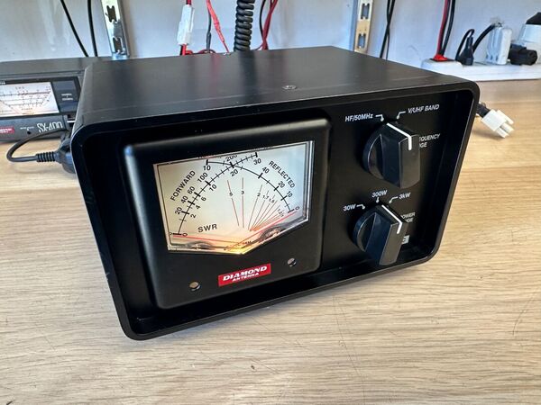 DIAMOND SX 240 C ROSWATTMETRO HF 50 144 430 MHZ FINO A 3 KW OTTIMO E RARO