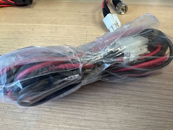 YAESU FT 857D QUADRIBANDA ALL MODE OTTIMO CON IMBALLO , YSK-857 KIT FRONTALINO E MIKE MH 59A8J CON TASTIERA