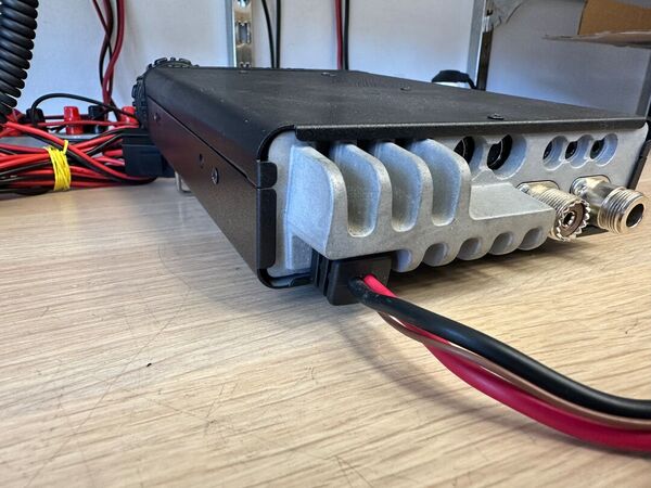 YAESU FT 857D QUADRIBANDA ALL MODE OTTIMO CON IMBALLO , YSK-857 KIT FRONTALINO E MIKE MH 59A8J CON TASTIERA