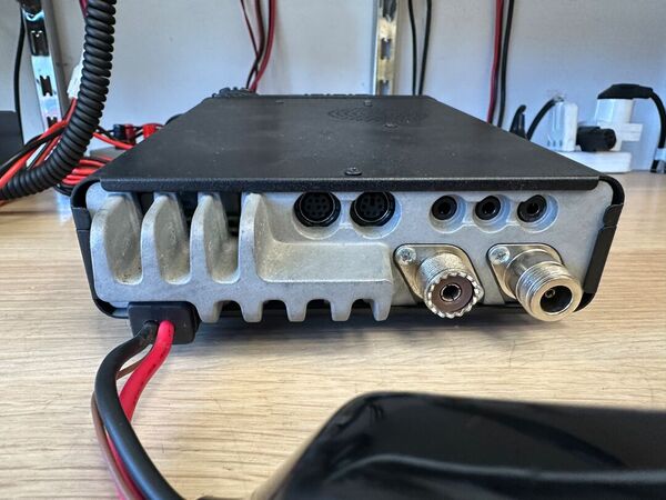 YAESU FT 857D QUADRIBANDA ALL MODE OTTIMO CON IMBALLO , YSK-857 KIT FRONTALINO E MIKE MH 59A8J CON TASTIERA