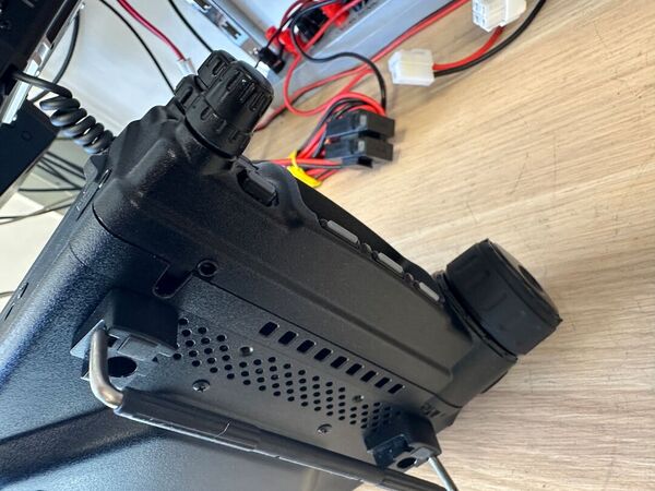 YAESU FT 857D QUADRIBANDA ALL MODE OTTIMO CON IMBALLO , YSK-857 KIT FRONTALINO E MIKE MH 59A8J CON TASTIERA