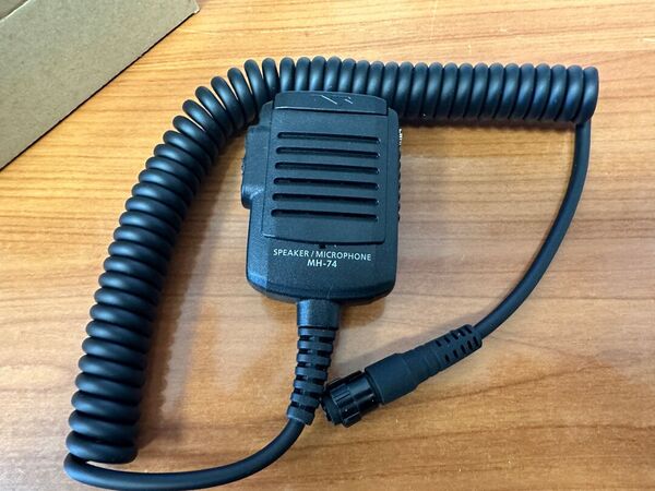 Yaesu Microfono MH-74A7A Microfono/altoparlante per lo Yaesu VX-8. NUOVO DISPONIBILE