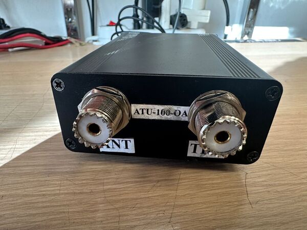 ATU 100 ACCORDATORE AUTOMATICO HF E 50 MHZ OTTIMO