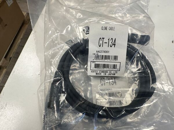 YAESU CT 134. Cavo di clonazione VX-8DE (2 spine microfoniche) per la VX-8E. NUOVO