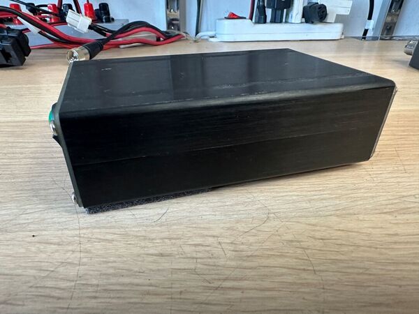 ATU 100 ACCORDATORE AUTOMATICO HF E 50 MHZ OTTIMO BATTERIA INTERNA