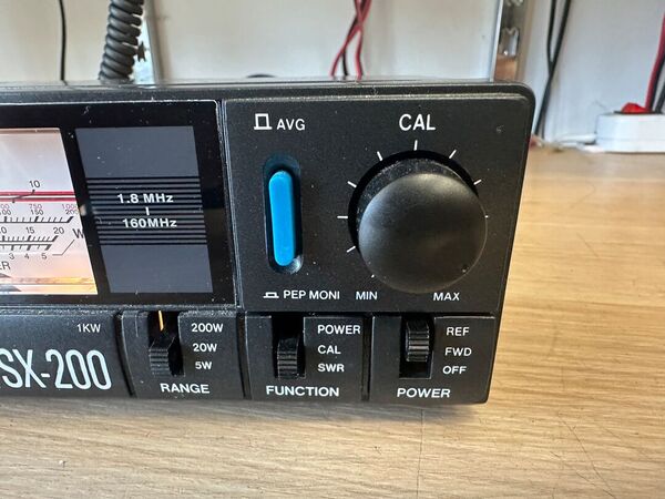 DIAMOND SX 200 ROSWATTMETRO DA 1,8 A 160 MHZ 200 WATT PEP OTTIMO