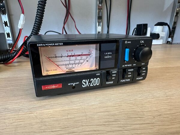 DIAMOND SX 200 ROSWATTMETRO DA 1,8 A 160 MHZ 200 WATT PEP OTTIMO