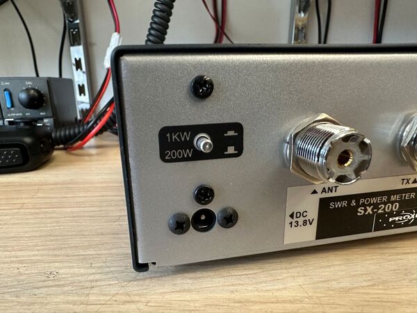 DIAMOND SX 200 ROSWATTMETRO DA 1,8 A 160 MHZ 200 WATT PEP OTTIMO